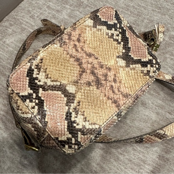 Madewell Leather Embossed Snakeskin Transport Camera Crossbody Bag NWOT #MW1 - Picture 4 of 17